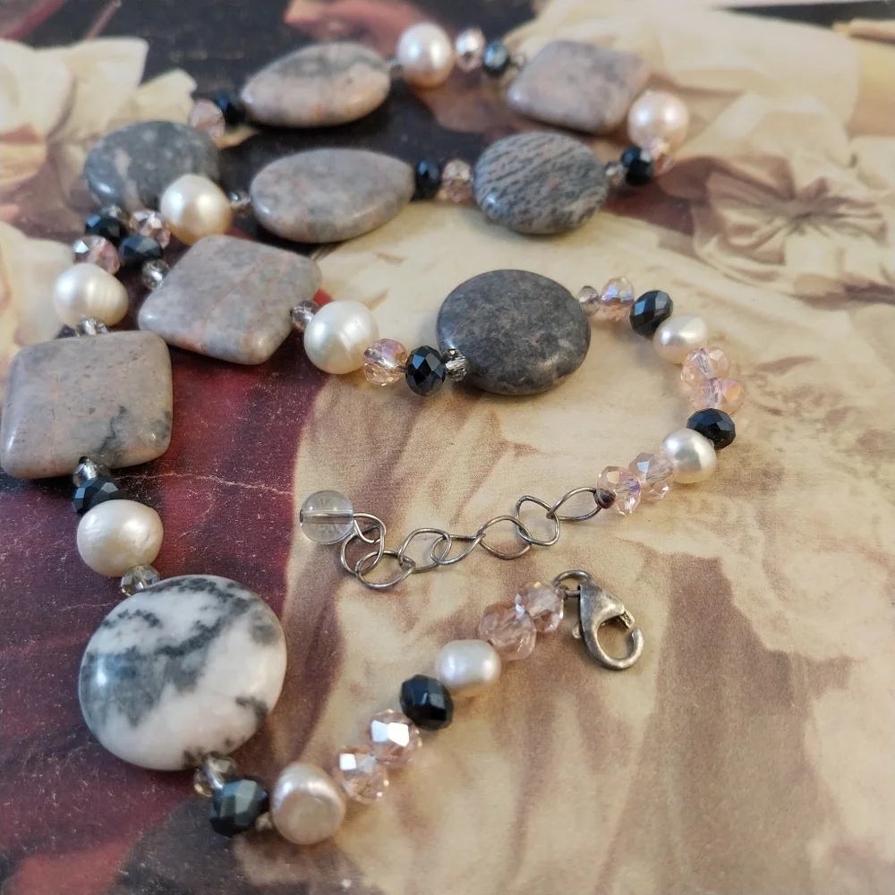 Stone and Freshwater Pearl Necklace - Picture 8 of 13